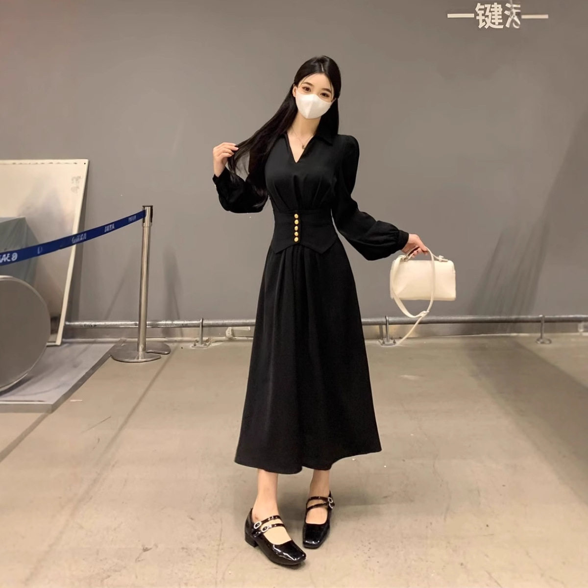 法式赫本风黑色V领显瘦连衣裙女
