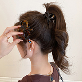 玳瑁色抓夹女2026新款 高马尾半扎发鲨鱼夹子高级感后脑勺小号发夹