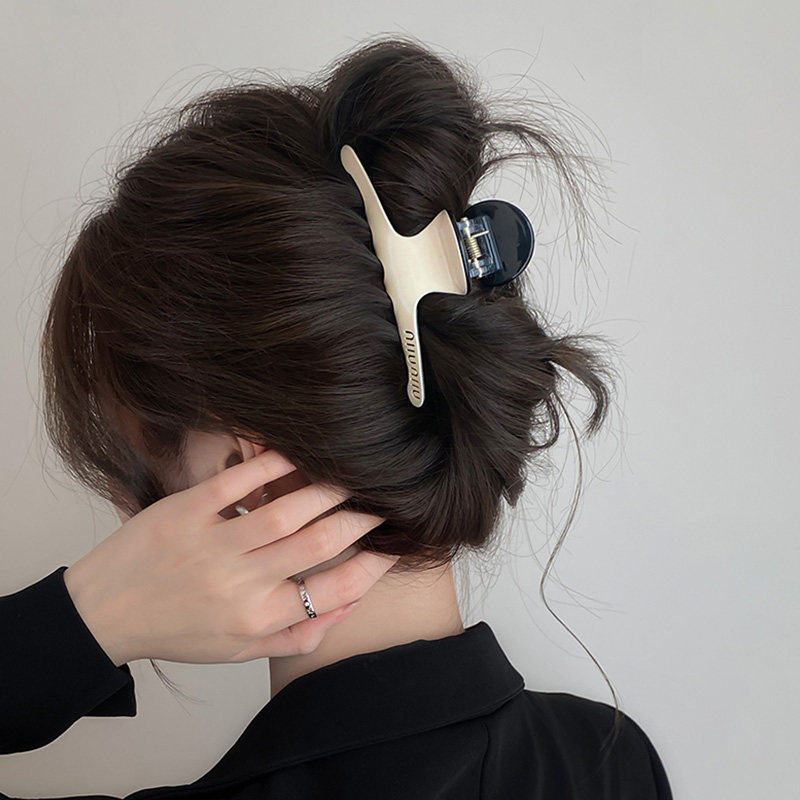 法式字母抓夹2024新款