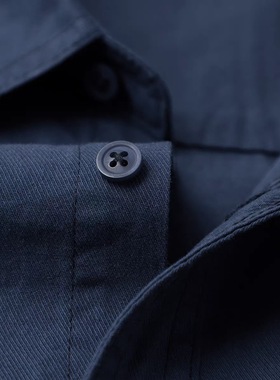 日系复古风宝蓝色100%棉口袋长袖衬衫男休闲蓝色翻领衬衣外套上衣