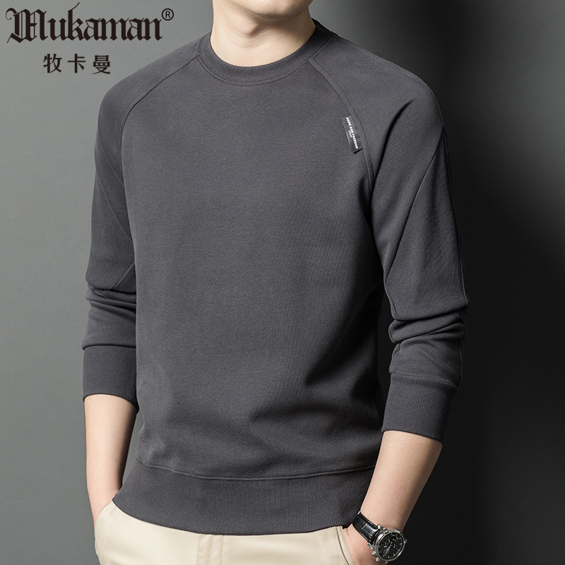 款式简洁休闲，高品质棉料，厚实耐穿卫衣