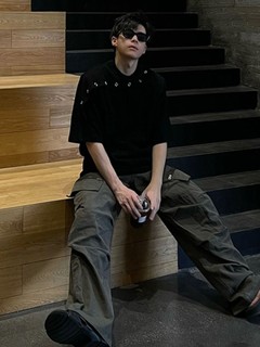 黑色痞帅高级感垫肩t恤男夏季短袖设计感韩版潮牌宽松五分袖体恤