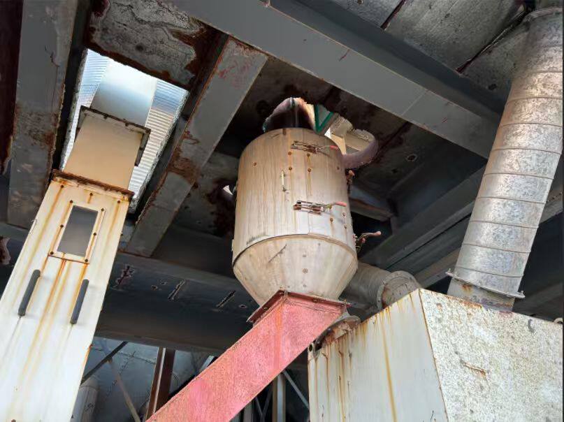 5月10日晋中市食品公司12套成品储量罐等机器设备共计32项（详情见明细表）网络拍卖公告