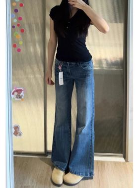 深蓝色竹节纹低腰微喇叭牛仔裤女新款美式复古宽松显瘦辣妹阔腿裤