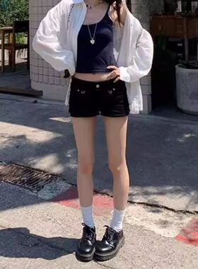 设计感口袋黑色辣妹牛仔短裤显瘦弹力美式新款低腰包臀小个子热裤