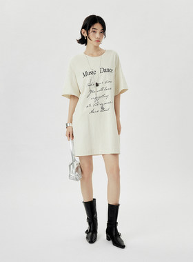 印花连衣裙女2025新款