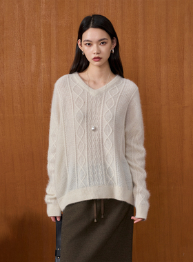 CLMX 亲柔软糯松弛感羊绒羊毛纱针织经典V领落肩宽松套头绞花毛衣