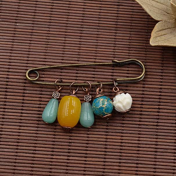 Broche femme en cristal naturel pierres semi-précieuses - Ref 1171460 Image 1