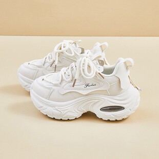 老爹鞋女轻便软底超轻踩屎感ins韩版新款女2026春季学生运动跑步
