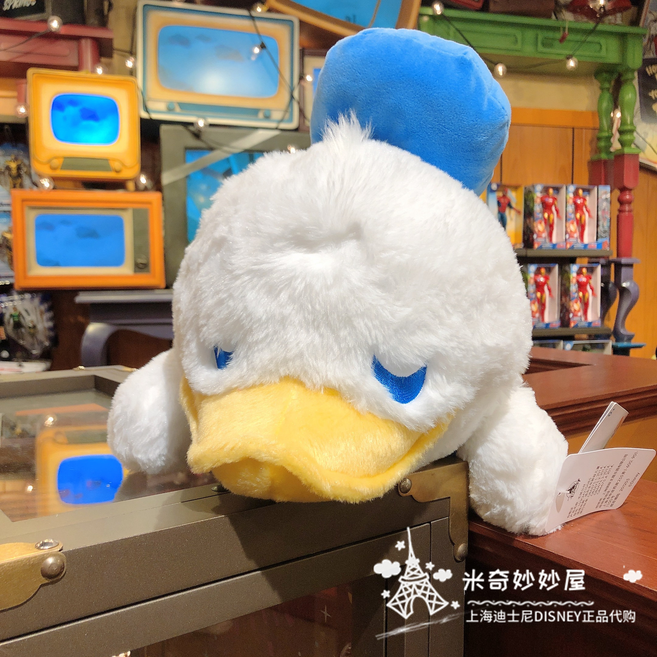 迪士尼上海唐老鸭眯眼趴趴公仔