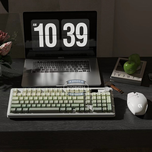 侧刻渐变键帽+PBT透光+抗油耐磨