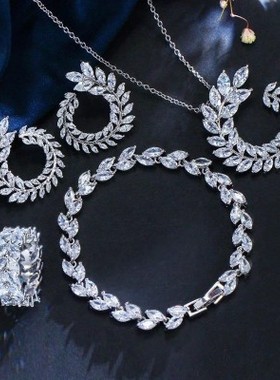 女水晶项链手链首饰套装耳饰戒指四件套新娘礼服耳环防过敏锁骨链