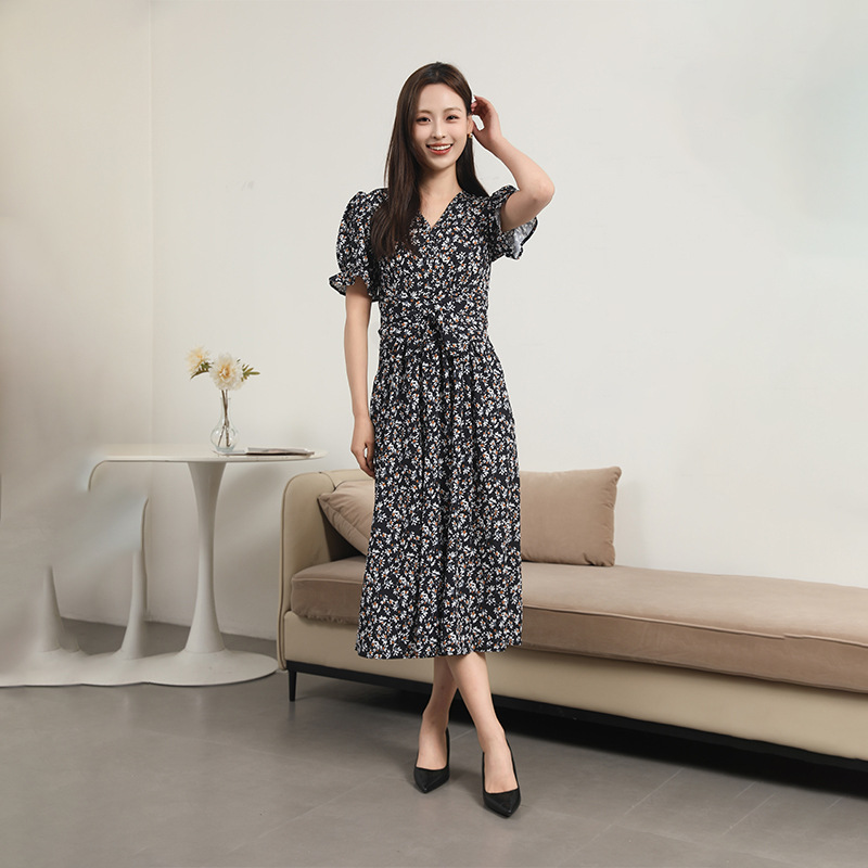 DVF风甜美碎花连衣裙高腰显瘦