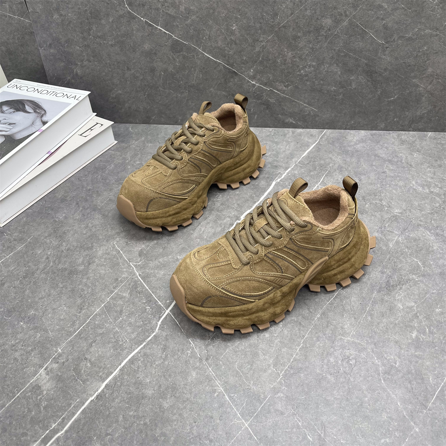 真皮擦色复古老爹鞋女2025年秋冬新款软底防滑舒适增高休闲运动鞋