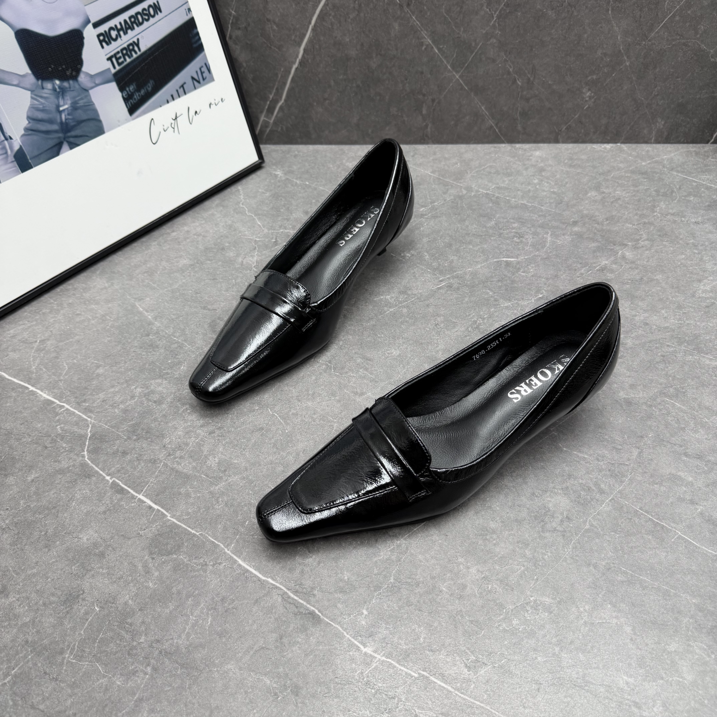 法式复古牛皮方头高跟鞋女2026春夏新款百搭通勤不累脚时尚小皮鞋