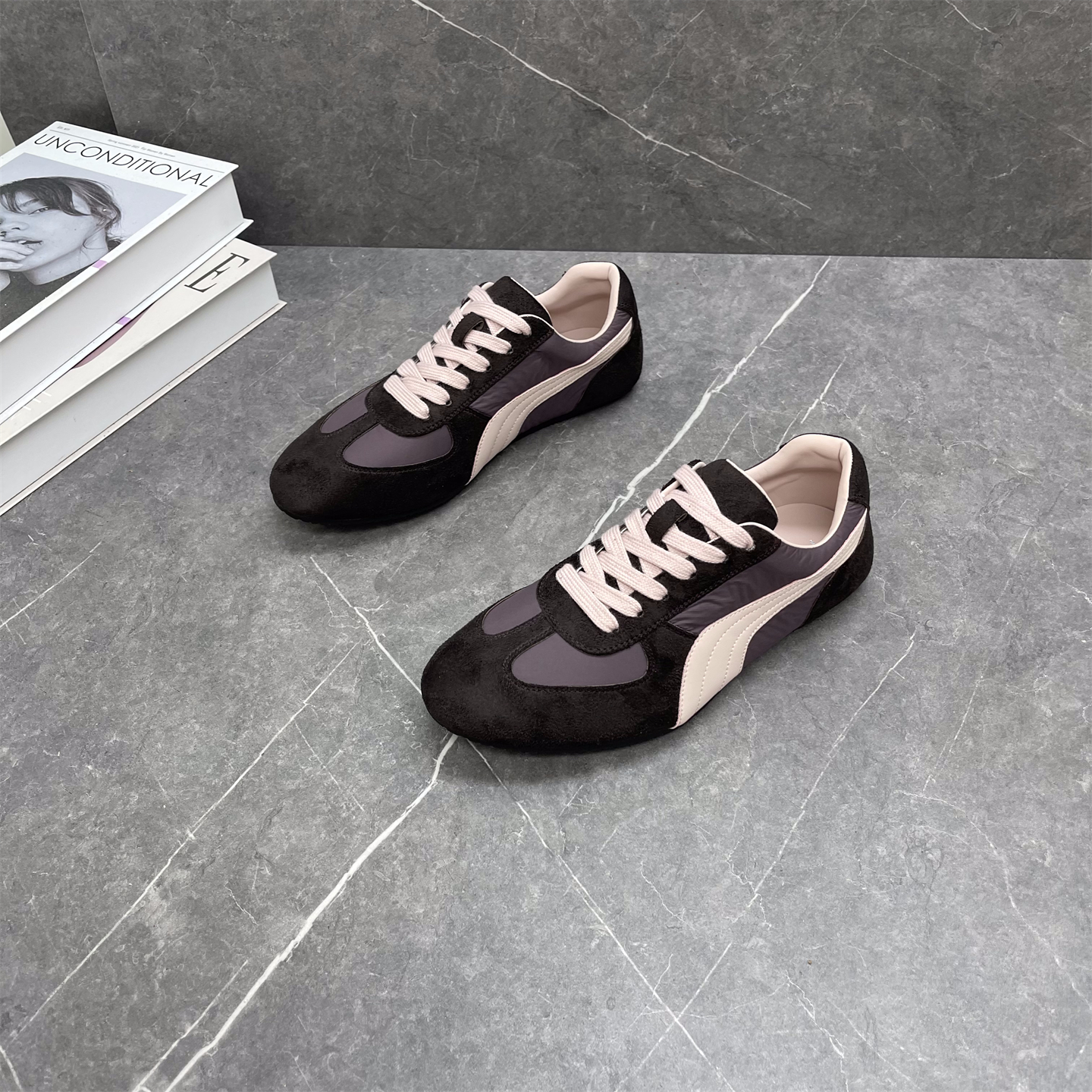 真皮不累脚软底运动鞋女2025秋季