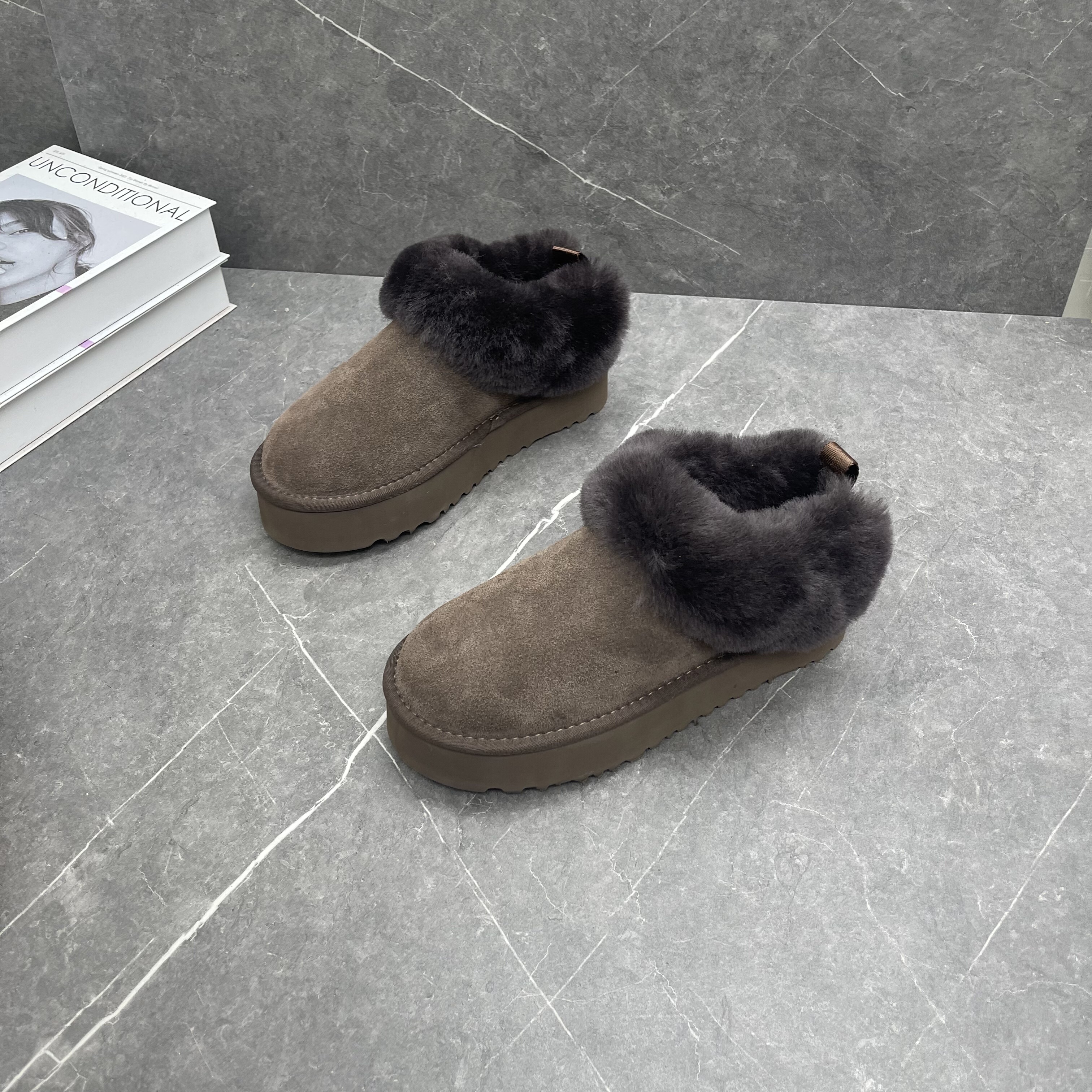 真皮保暖毛毛拖鞋女2025冬新款外穿厚底防滑套筒舒适羊毛加厚棉鞋