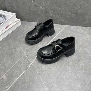 真皮圆头搭扣两穿一脚蹬休闲单鞋 新款 女2026春季 英伦风厚底乐福鞋