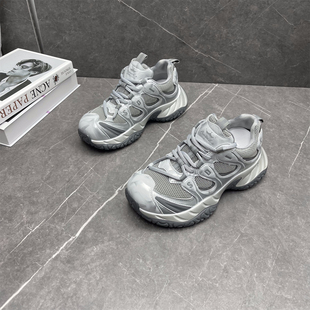 大头丑萌厚底真皮老爹鞋女2026春新款网面透气轻便增高休闲慢跑鞋