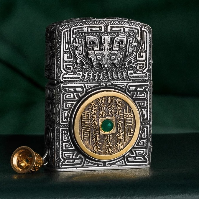 Zippo山鬼花钱打火机重盔甲八卦乾坤贴章套壳煤油送男友礼物正品