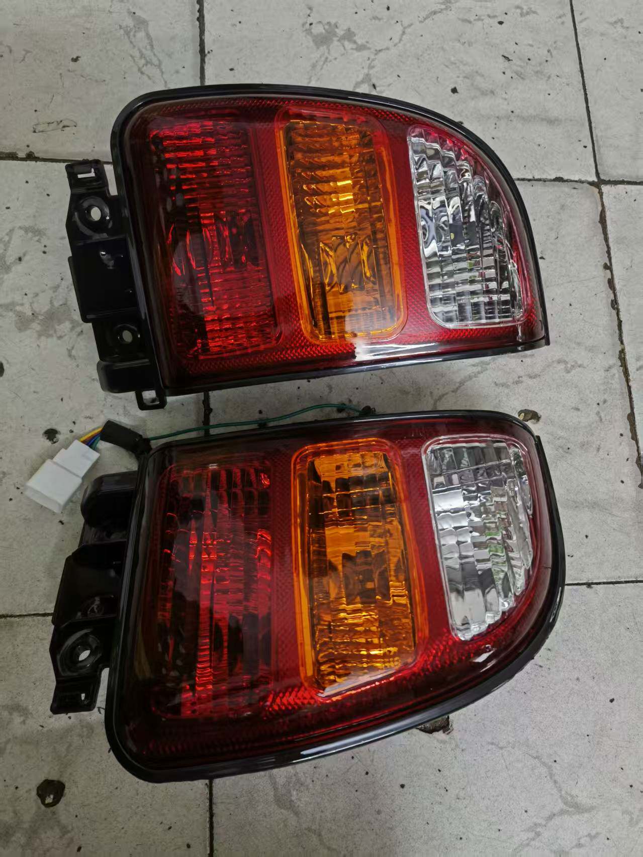 Toyota RAV4 (1998-1999) arxa fənər dəsti