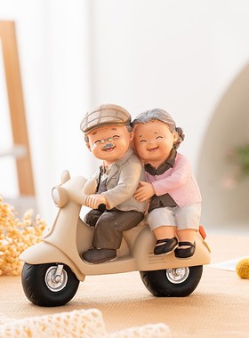 复古老人情侣摩托车造型摆件
