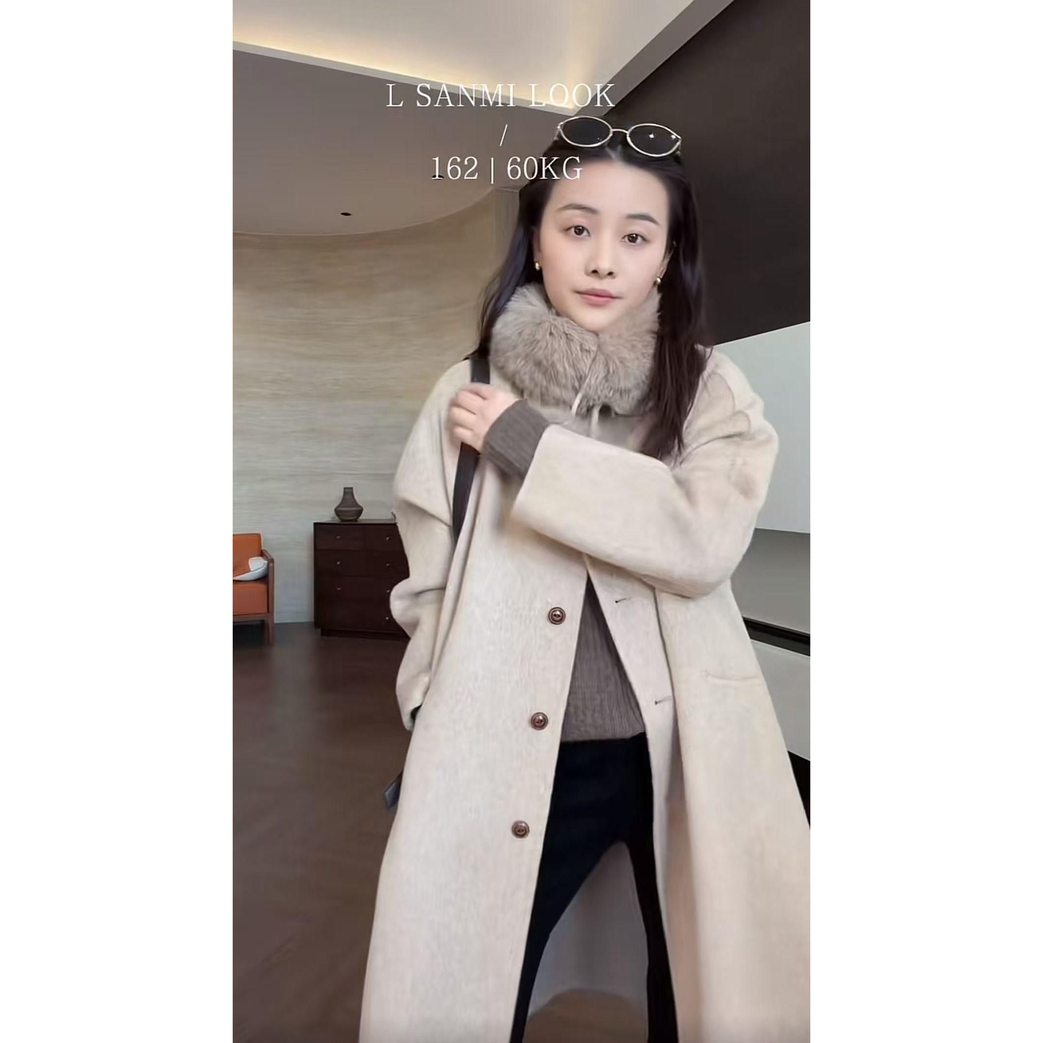 SANMI/叁米  “骆驼绒蚕丝系列”直筒显瘦大衣（无毛领） X817