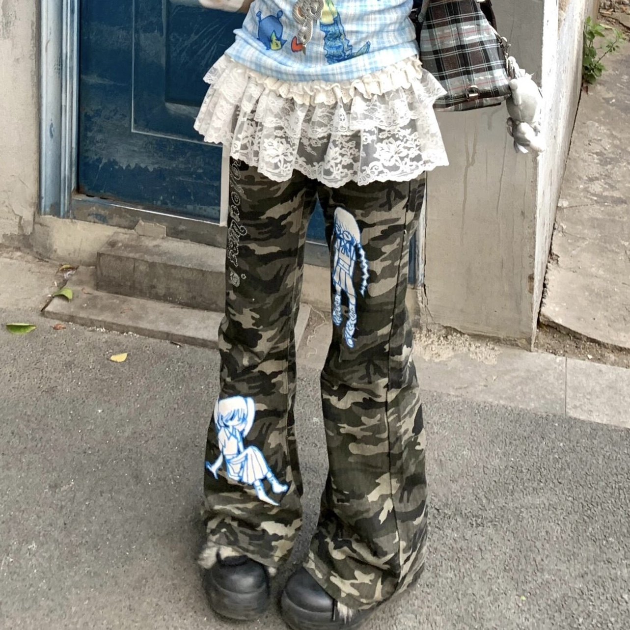 复古卡通印花水洗牛仔裤2026春季新款迷彩宽松显瘦休闲微喇长裤子