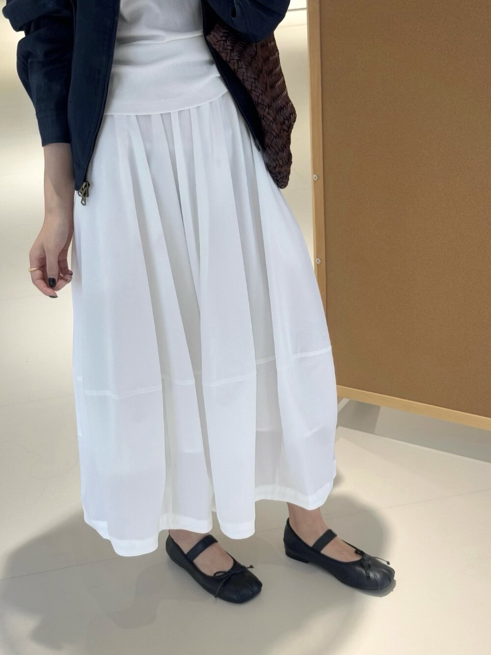 恩灿 韩版小众高腰百搭简约黑白两色显瘦灯笼半身裙 夏季百搭神裙
