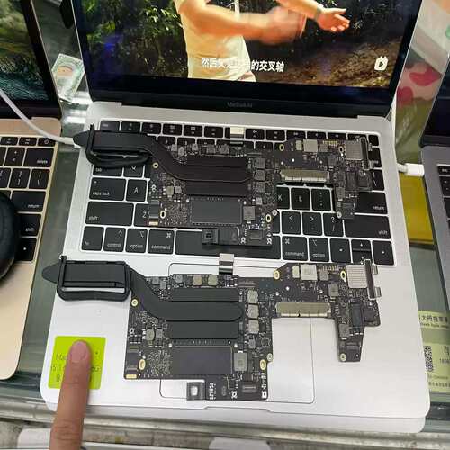 议价A1708主板 17 年 2.3 8 G 无修 送屏线散【北一商行】