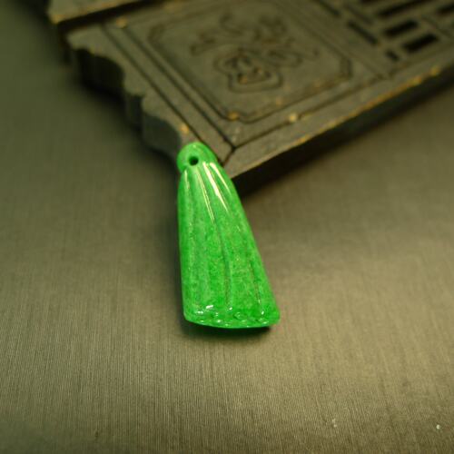 缅甸天然A货翡翠莲蓬吊坠