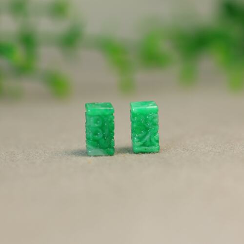 缅甸天然A货翡翠长方体雕花桶珠