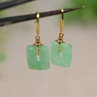 冰种阳绿天然A货翡翠方块糖耳坠 S925银镀金镶嵌耳钩款 G751