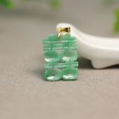 J063冰糯种阳绿天然A货翡翠镂空方形喜字锁骨吊坠