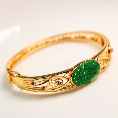 天然翡翠古风缕空雕花贵妃手镯