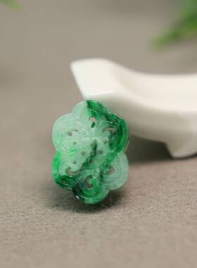 飘辣绿天然A货翡翠中国结形背云