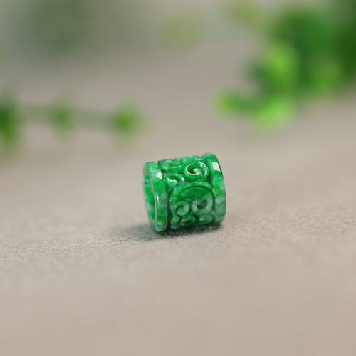 天然A货翡翠镂空雕花路路通