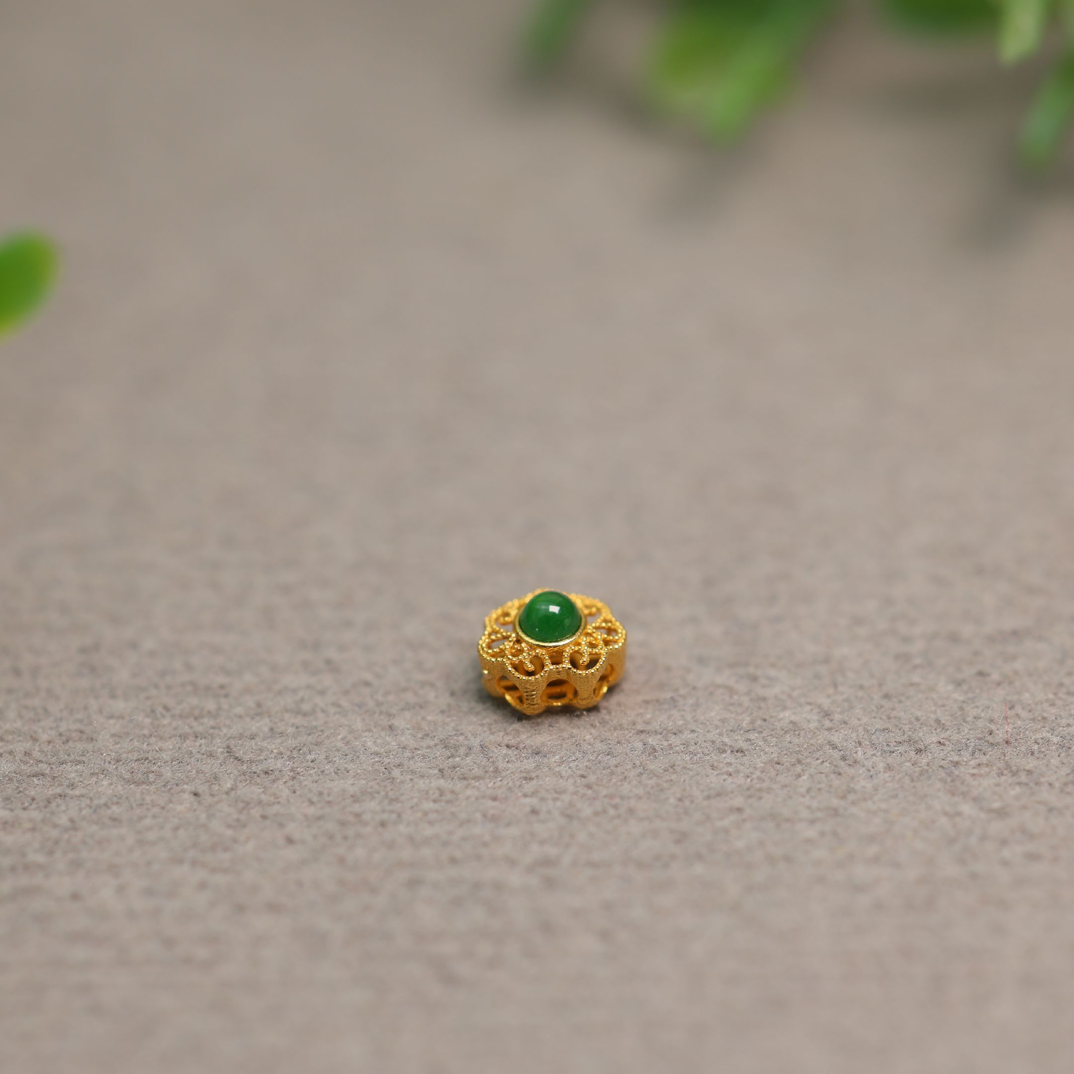 天然A货翡翠蛋面如意小香盒