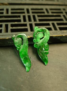 #G478一对冰种辣绿天然A货翡翠镂空龙纹耳坠花片