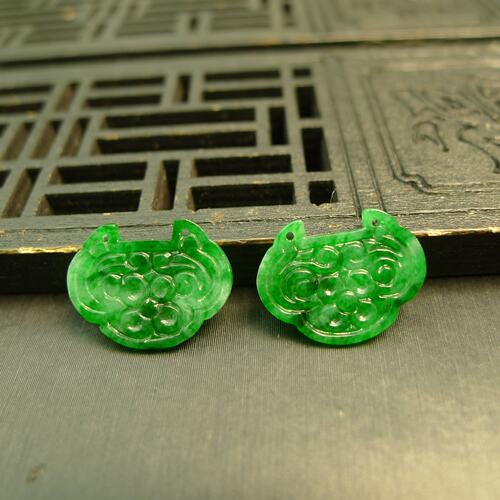 天然A货翡翠小锁雕花花片
