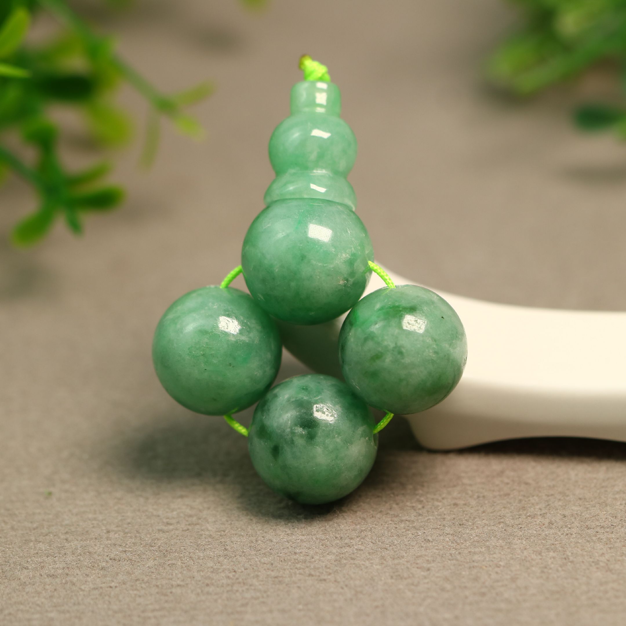 天然A货翡翠素面珠子三通佛头