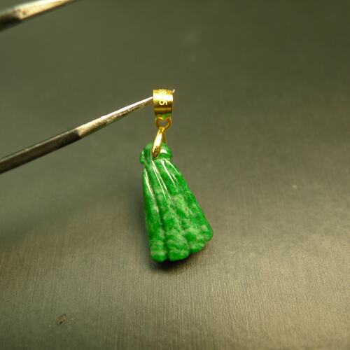 辣绿缅甸天然A货翡翠莲蓬吊坠
