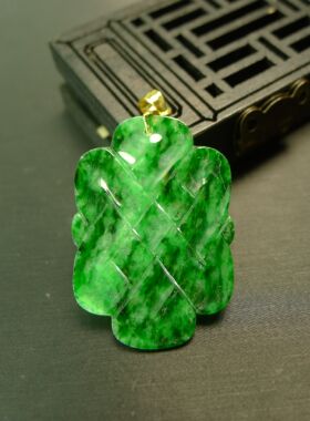 #C867 老坑满色辣绿天然A货翡翠中国结盘肠吊坠