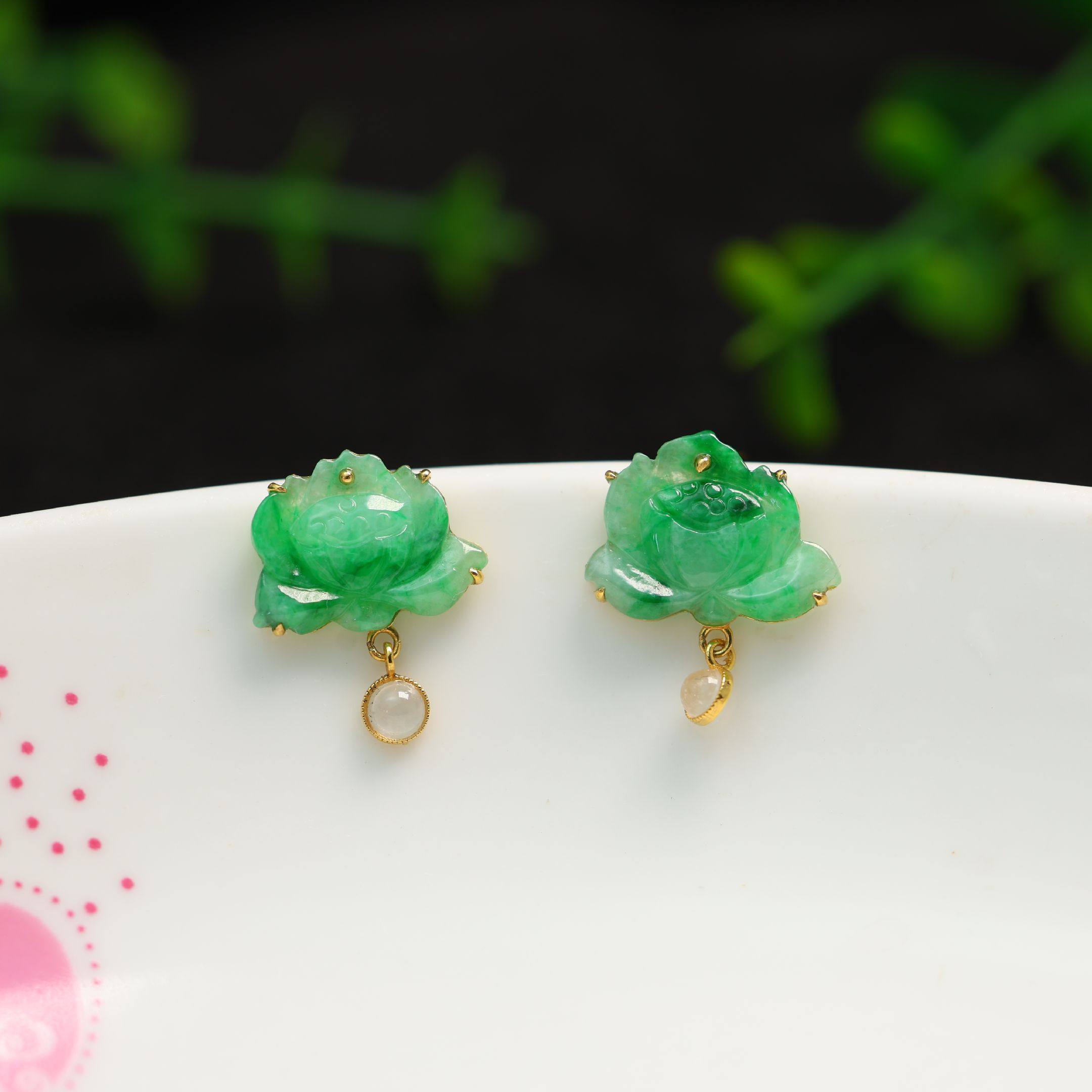 #J567 18K金镶嵌冰种阳绿缅甸天然A货翡翠莲蓬小花耳钉莲花耳饰