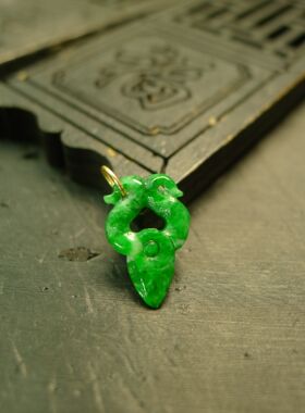 #K543 18K金圈镶嵌辣绿缅甸天然A货翡翠剪刀小吊坠坠角