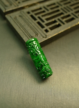#K759满色辣绿缅甸天然A货翡翠圆柱形雕花路路通桶珠吊坠