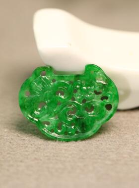 #B398冰种满色辣绿天然A货翡翠镂空雕花如意锁吊坠花片