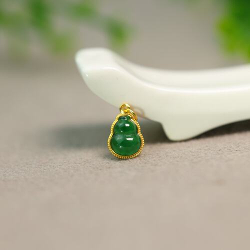 缅甸天然A货翡翠葫芦吊坠