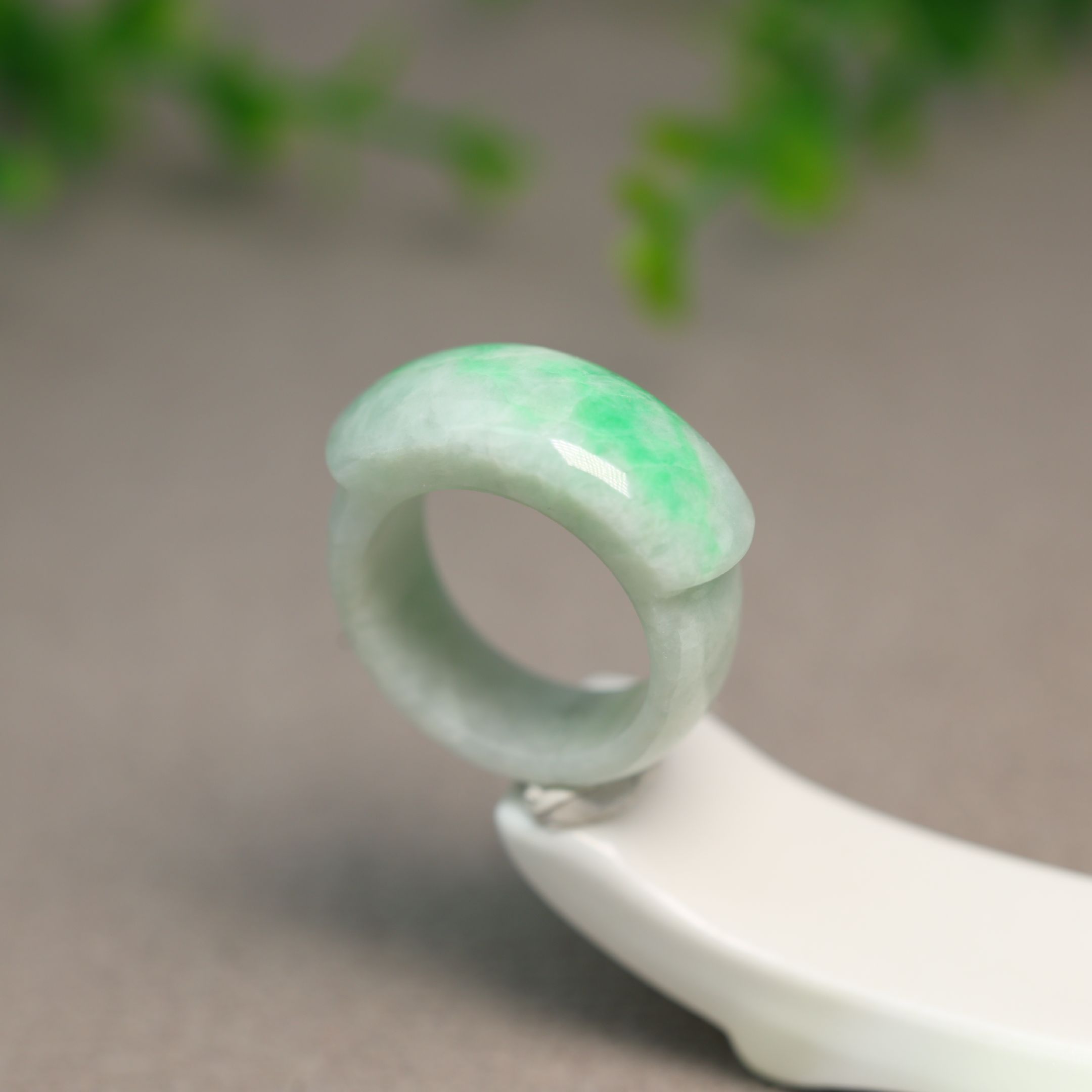 缅甸天然A货翡翠马鞍戒指