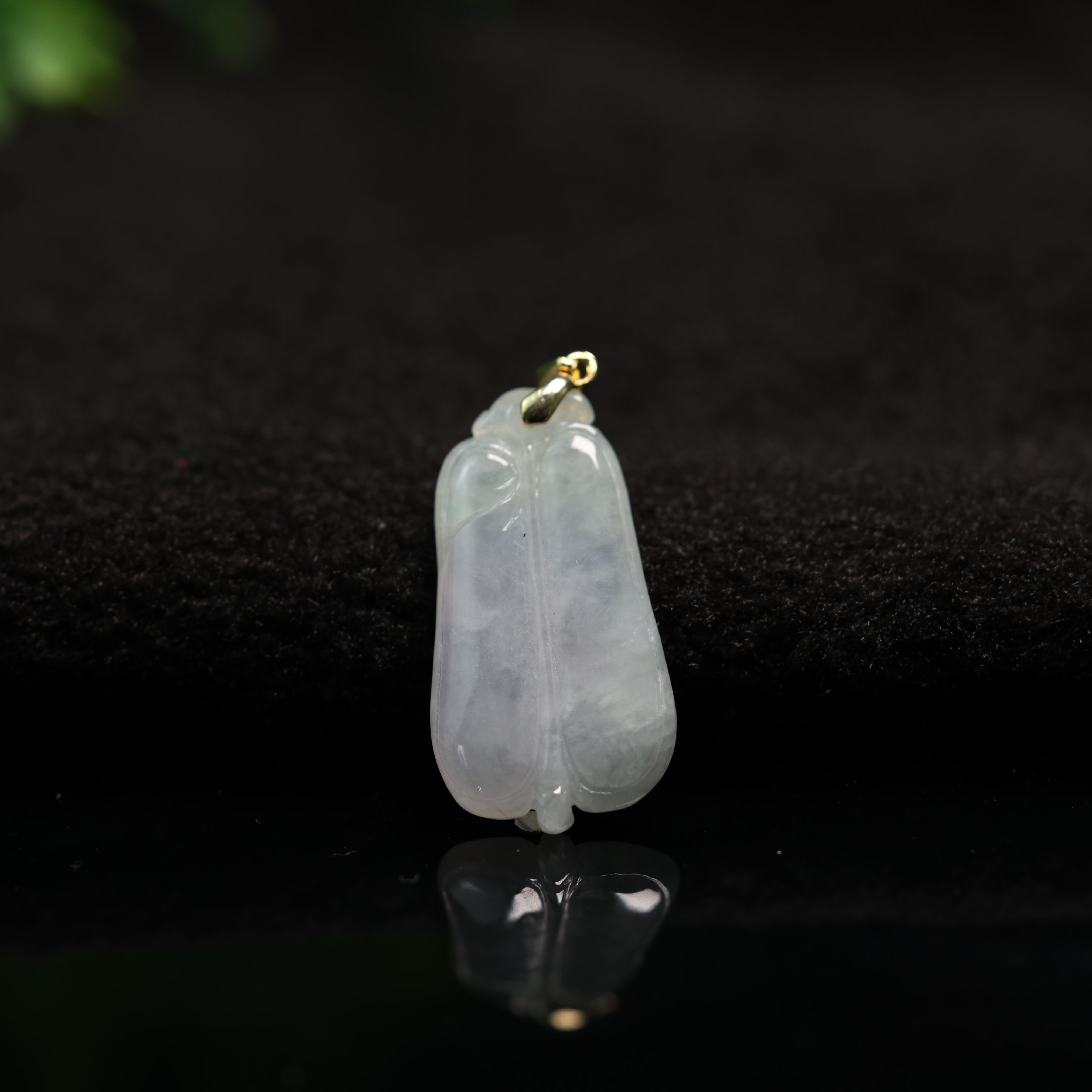 冰种天然A货翡翠芭蕉扇锁骨吊坠